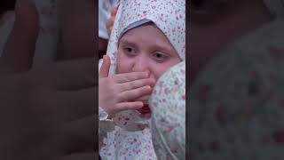 Download lagu Khamenei - Powerful leader Ayatollah Khamenei with little girls #khamenei #shiaislam mp3