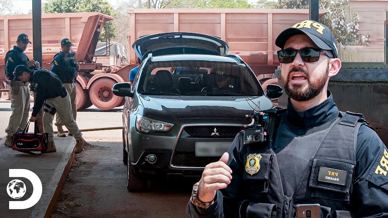 Polícia apreende 4 quilos de coca em carro | Operação Fronteira: América do Sul | Discovery Brasil