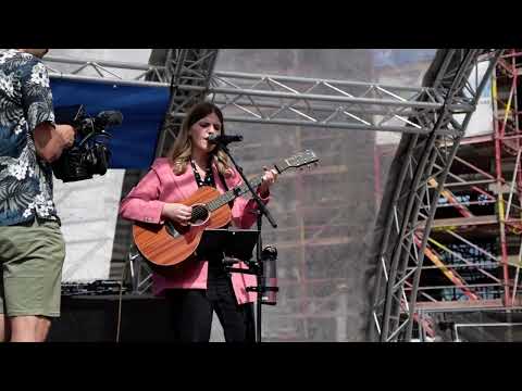 Lisa Castelli - Put your records on