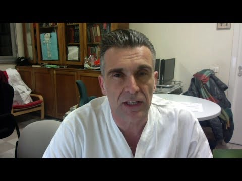 COVID-19患者の治療に関するイタリア人医師 (Italian doctor on treating COVID-19 patients)