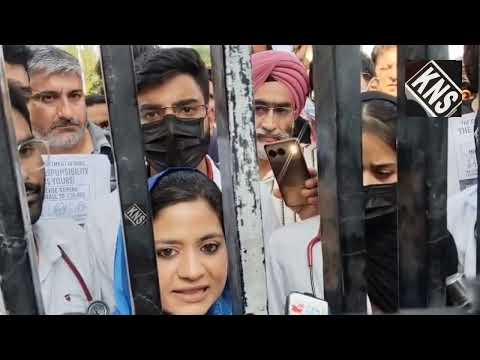 “J&K medical interns cannot survive on Rs 12,000 a month, barely Rs 400 a d...