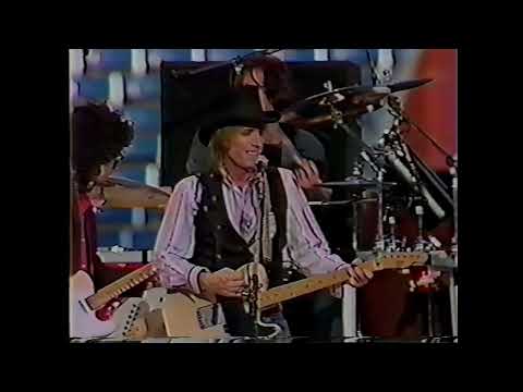 Tom Petty and the Heartbreakers - Straight into Darkness (Farm Aid 1986)