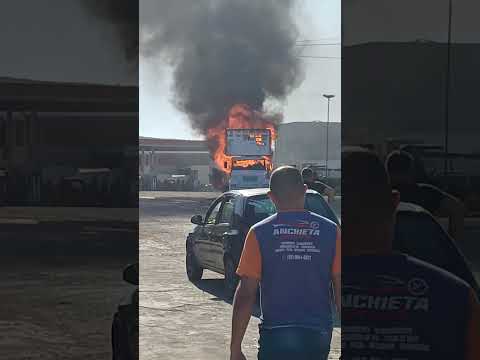 carro pega fogo em Quixaba Pernambuco