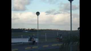 preview picture of video 'Belíssimo pouso do ATR 72 da TRIP em Salvador no por do sol em HD'