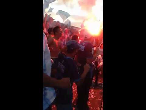 "Cerro 2 rampla 0, Papá por siempre" Barra: Los Villeros &bull; Club: Cerro