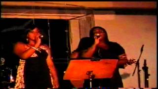 Josiane canta tempo de vencer