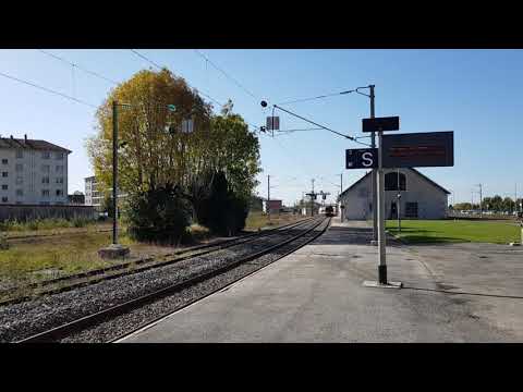 Le Regio Express Frasne - Neuchâtel entre en gare de Pontarlier