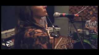 Sadie Campbell 'Closer To The Edge' Live