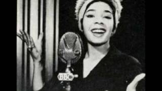 Shirley Bassey - Tonight My Heart She Is Crying / Fire Down Below (1957 Recordings)
