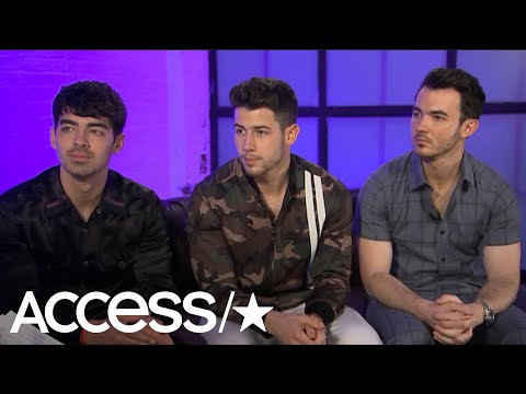 download lagu mp3 mp4 Jonas Brothers Happiness Begins Features, download lagu Jonas Brothers Happiness Begins Features gratis, unduh video klip Jonas Brothers Happiness Begins Features