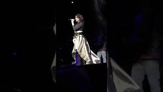 Idina Menzel - Thank yous to the band/crew 11/6/18