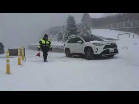 合歡山雪季執勤禦寒 衛生棉變身員警雙腳暖暖包[影]