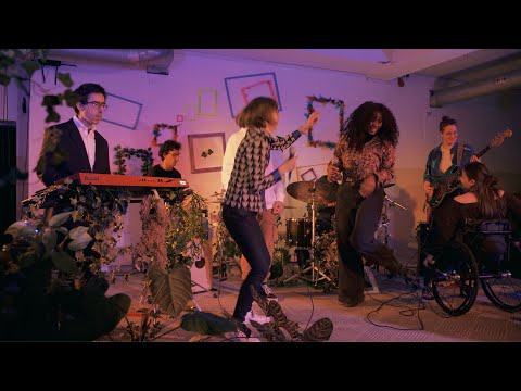 Verschieden - Larifari feat. Studio 13 Live-Session-Musikvideo