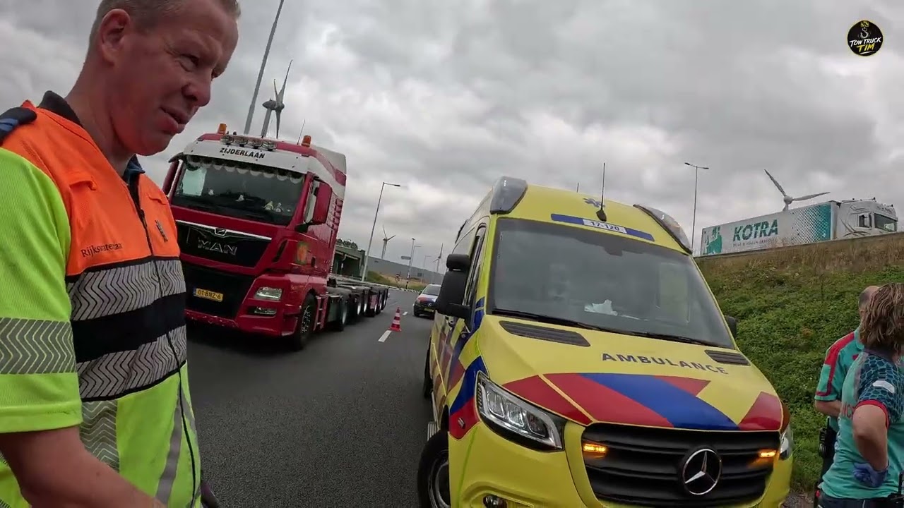 A15 ONGEVAL VRACHTWAGEN EN MOTORFIETS!