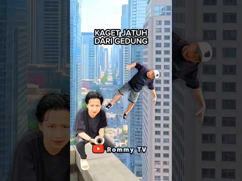 KAGET JATUH DARI GEDUNG!! Prank Klakson Bus Telolet #shorts #basuri #trending