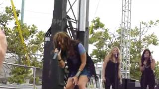 Demi Lovato-U Got Nothin&#39; On Me-Live in San Diego (HQ)
