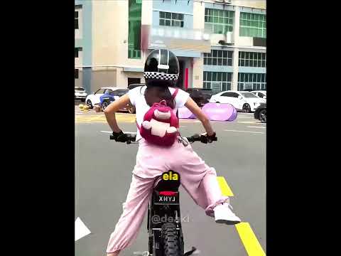 Ela comprou uma moto maior e se arrependeu