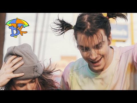 fats'e W/ 93FEETOFSMOKE - Scraped My Knee On The Drywall (Dir. By @DanielJordanK))