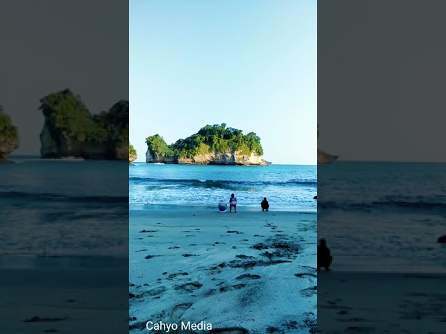 Viral!! Pulau unik di seberang pantai di Pacitan #sorts