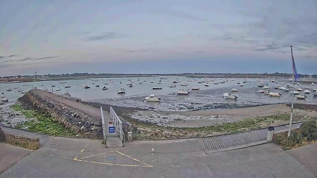 Live webcam view of Port de Merquel Tidal Harbor