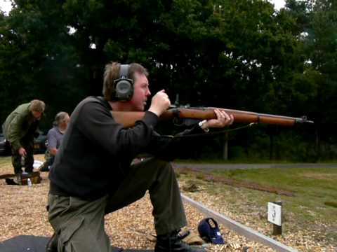 Shooting Lee Enfield No. 4 Mk. I* at Longmoor Army Base 2007-08-12