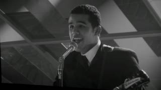 GLEE Full Performance of I Saw Her Standing There