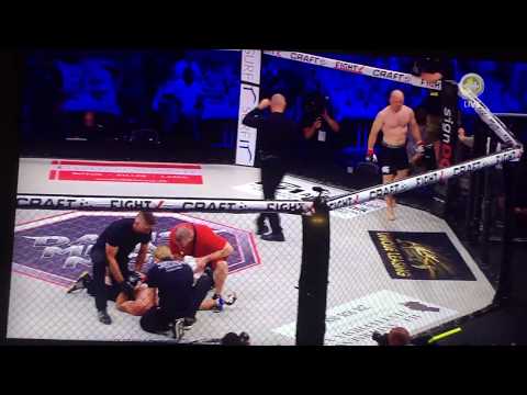 MMA Fighter Mark O. Madsen gets Incredible KO in the first Round against Dez Parker.