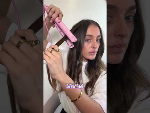 How to curl your hair with a straightener