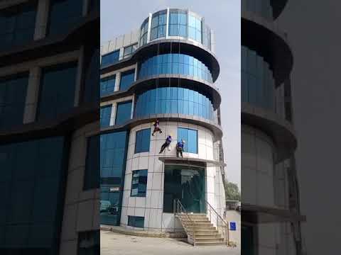 Mall commercial residence glass facade cleaning services