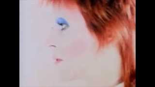 Jen Cloher David Bowie eyes