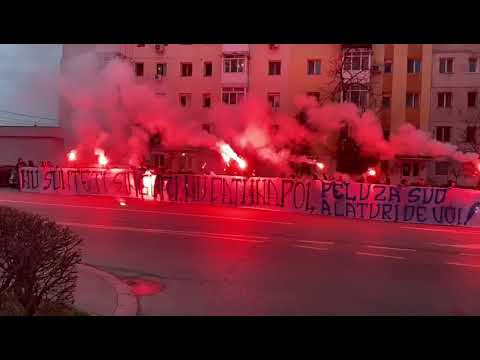 CoronaVirus. Cadrele medicale din Craiova încurajate de suporterii Peluza Sud