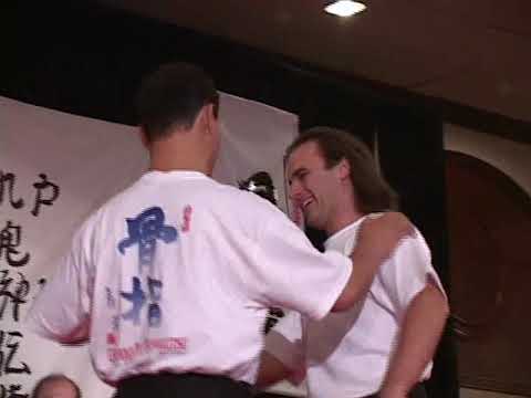Bujinkan Soke Masaaki Hatsumi - Gyokko Ryu - Yubi Kudaki