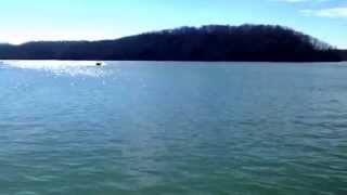 preview picture of video 'Fast Ranger boat flying by on Claytor Lake'