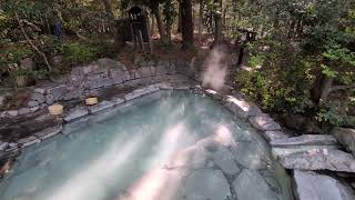 裸體戶外泡湯被偷窺