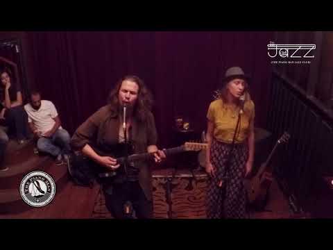 Dan Howls - Hold (17th September 2017 - Delhi)