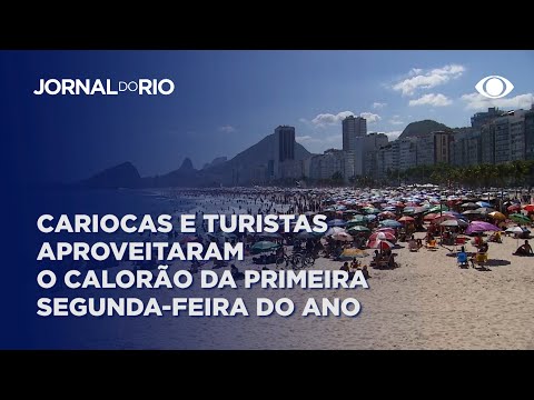 Calorão no Rio: Praia lotada na primeira segunda do ano