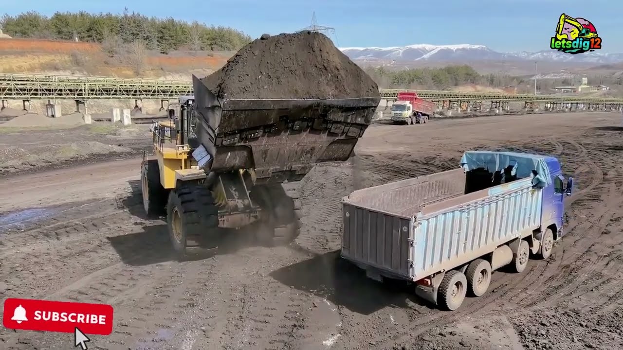 Caterpillar 992G Wheel Loader Loading Coal in ONE Pass | Insane Power