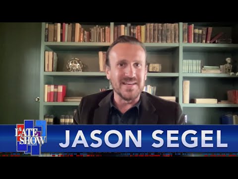 ジャド・アパトウ、ドラキュラのミュージカルを聞いてジェイソン・シーゲルに「誰のためにも演奏できない」と発言 (Judd Apatow Told Jason Segel "You Can't Play This For Anybody" After Hearing His Dracula Musical)