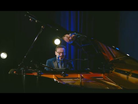 Mack The Knife - Booby Darin , Piano Vocal Cover , Sean De Burca - Irish Arts Show