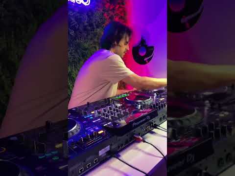 Rate this mashup! 💯 #djs #mashups #pioneerdj #djmashup #mashupsong #housemusic #cdjnexus