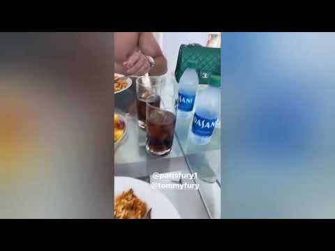 Tyson Fury eating lunch with Tommy Fury