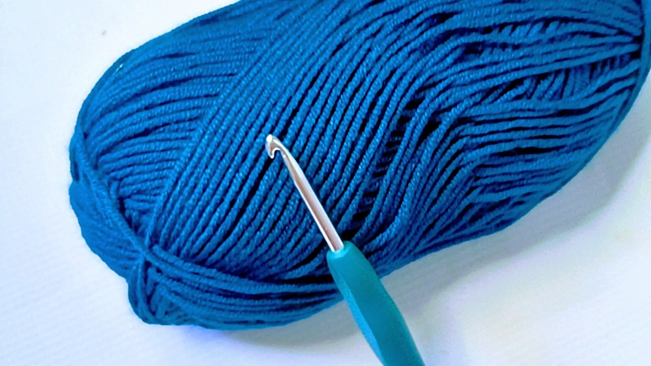 OMG🫣I made this beauty in 10 minutes. Baby blanket! Such a genius idea using yarn - easy trick