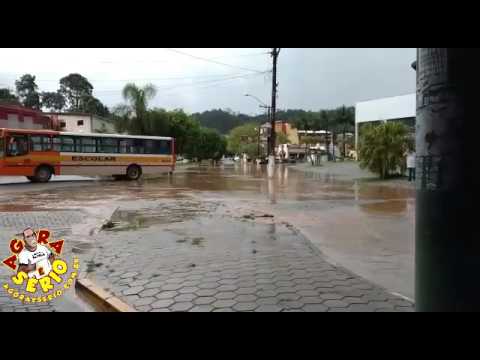 Alagamento na Rodoviária de Juquitiba