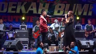 Download lagu Story WA Dangdut Koplo Dinding Kaca - Gery Feat Devi Aldiva mp3