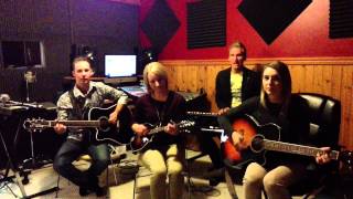 The Amundruds - The Way In A Manger