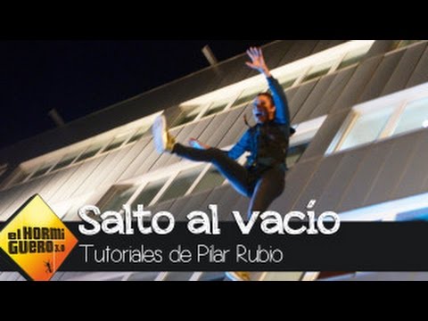 Pilar Rubio, a punto de 'rajarse', salta al vacío desde un cuarto piso - El Hormiguero 3.0