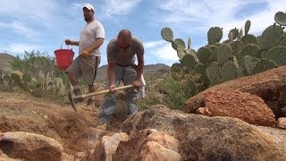 preview picture of video 'Treasure Hunters-10 Dry-Washing Near Rich Hill AZ.'