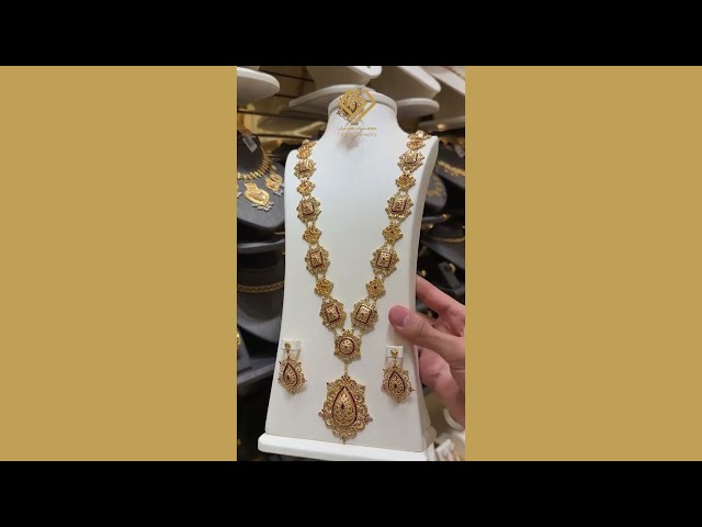 طقم وسام فقيش فقيش ذهب عيار 21 تصميم خاص الوزن 83....