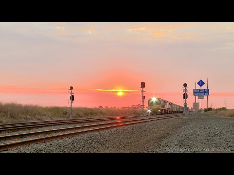 2PM5 Pacific National Freight Train At Sunset (11/3/2021) - PoathTV Australian Railways