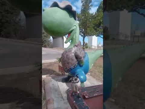 Lechuza_viajera_dinosaurios_chocon #artetextil #needlefelting #lechuza #viajes #chocon #dinosaurios